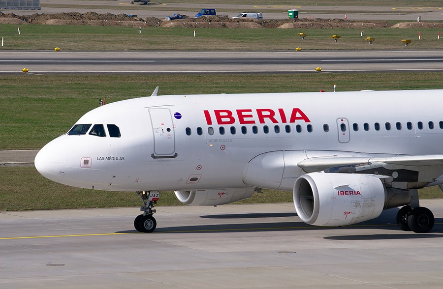 Iberia multada por incumplir con la Política de Cookies