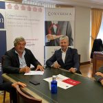 Firma del acuerdo de colaboración entre Conversia y CAF Bizkaia